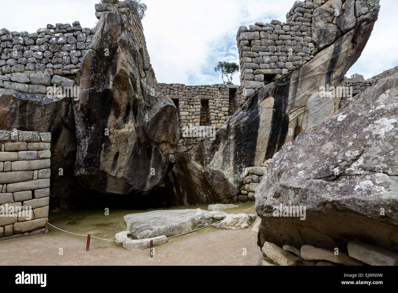 Peru, Machu Picchu. Temple of the Condor Stock Photo - Alamy