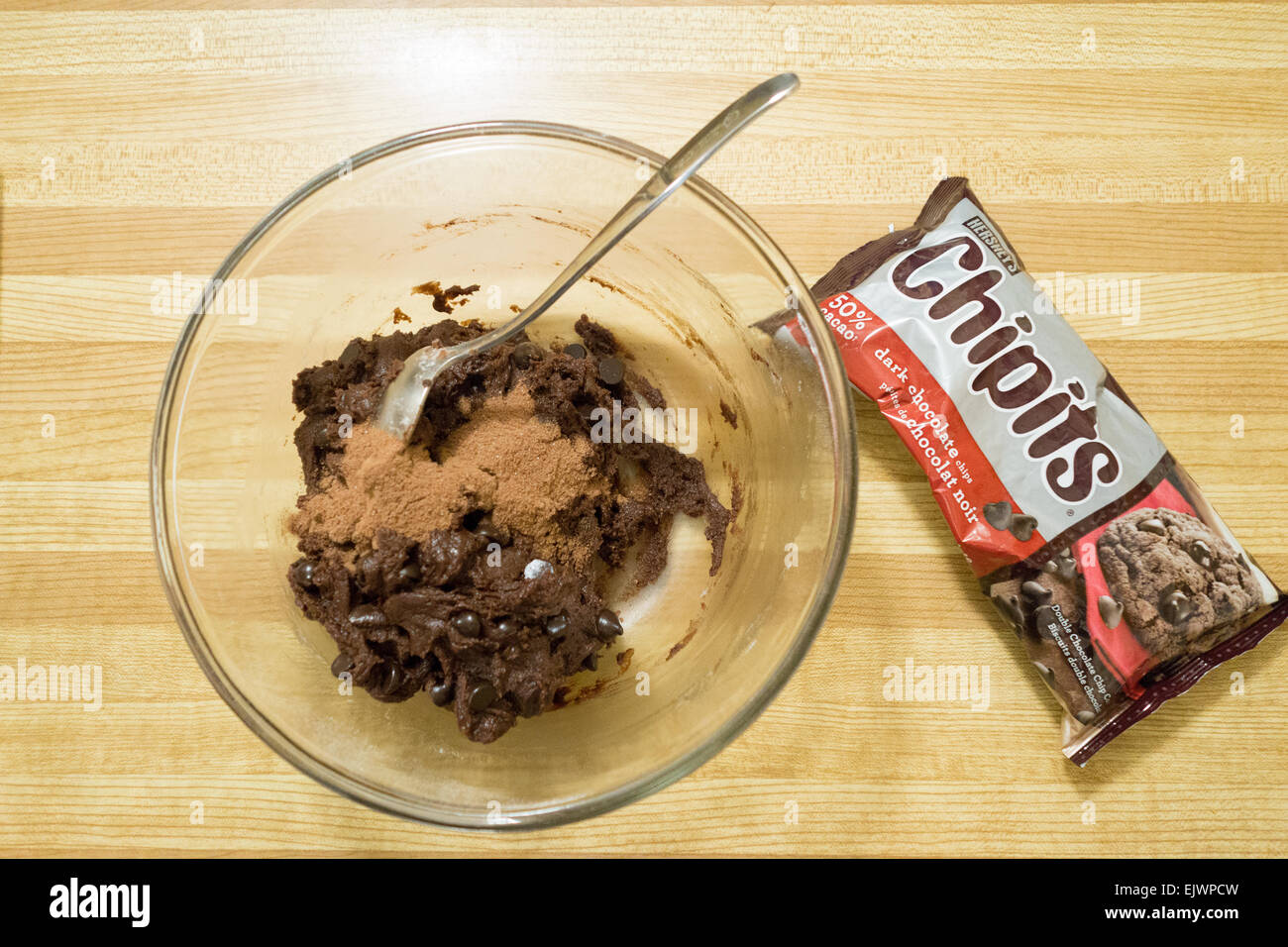 mixing chocolate chip cookie ingredients Stock Photo