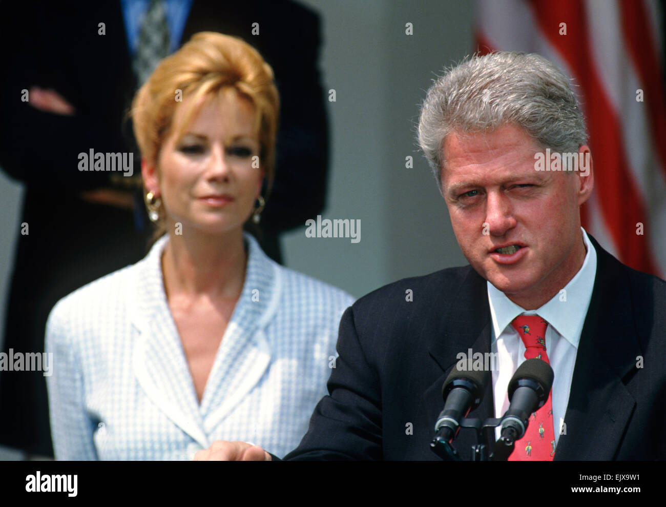 US President Bill Clinton discusses worker rights in the clothing industry with celebrity Kathy Lee Gifford in the Rose Garden at the White House August 2, 1997 in Washington, DC. Stock Photo