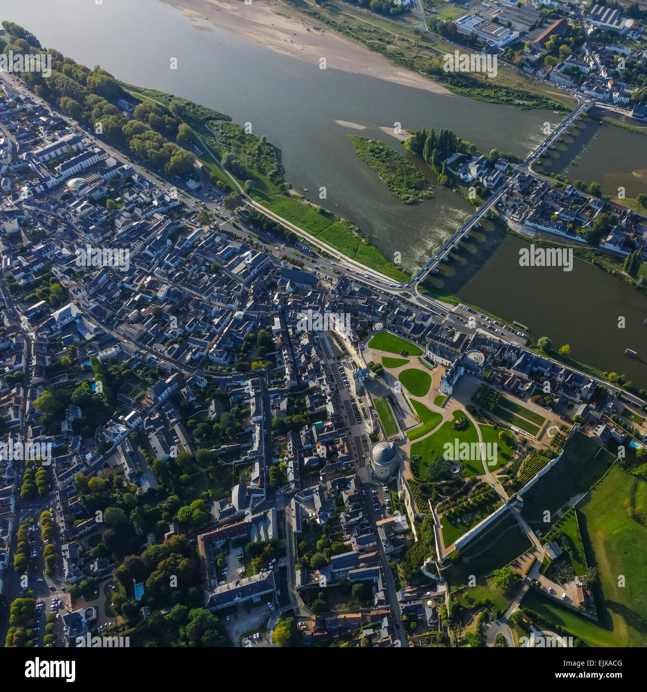 amboise-town-and-the-royal-chateau-from-the-air-island-river-loire