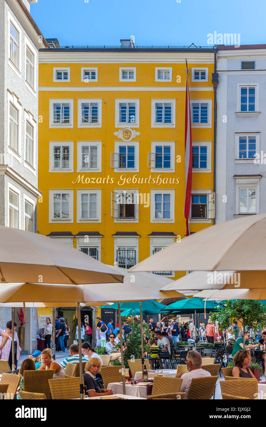 Austria, Salzburg, Mozart's birth house at historic old town, Hagenauer ...