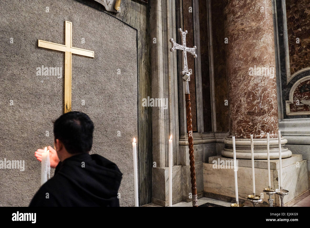 Vatican City. 02nd Apr, 2015. Porta Santa, San Pietro - Holy door, Saint Peter Basilica Credit:  Realy Easy Star/Alamy Live News Stock Photo