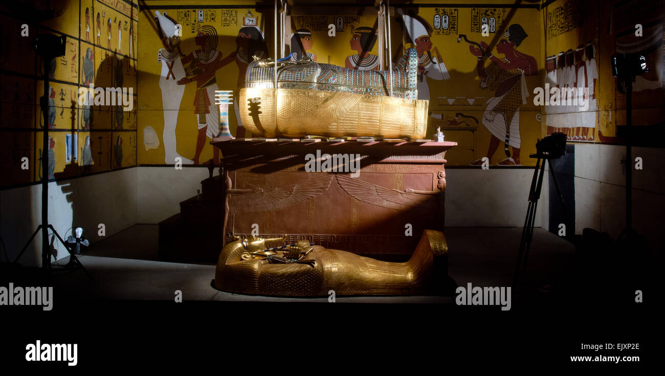 Munich, Germany. 2nd Apr, 2015. A replica of Tutankhamun's burial chamber is showcased during the exhibition 'Tutanchamun - Sein Grab und die Schätze' (lit. 'Tutankhamun - His tomb and the treasures') in Munich, Germany, 2 April 2015. The exhibition runs from 3 April until 13 September 2015 and features the treasures and burial objects of Pharao Tutankhamun. All the exhibits are detailed replicas of the items discovered in 1922. Photo: Sven Hoppe/dpa/Alamy Live News Stock Photo