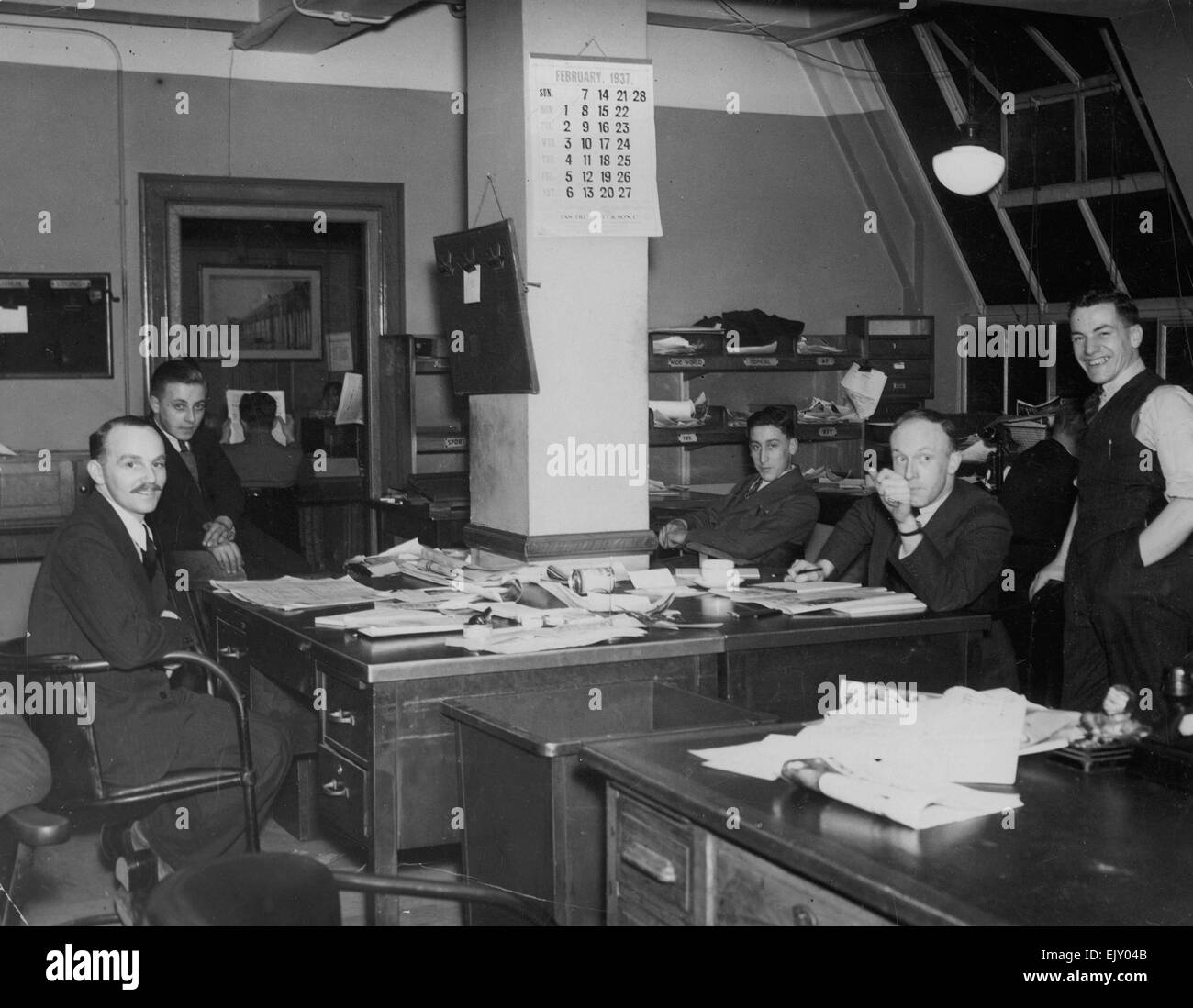 Roy Suffern Left And Fraser Anderson On The Daily Mirror News