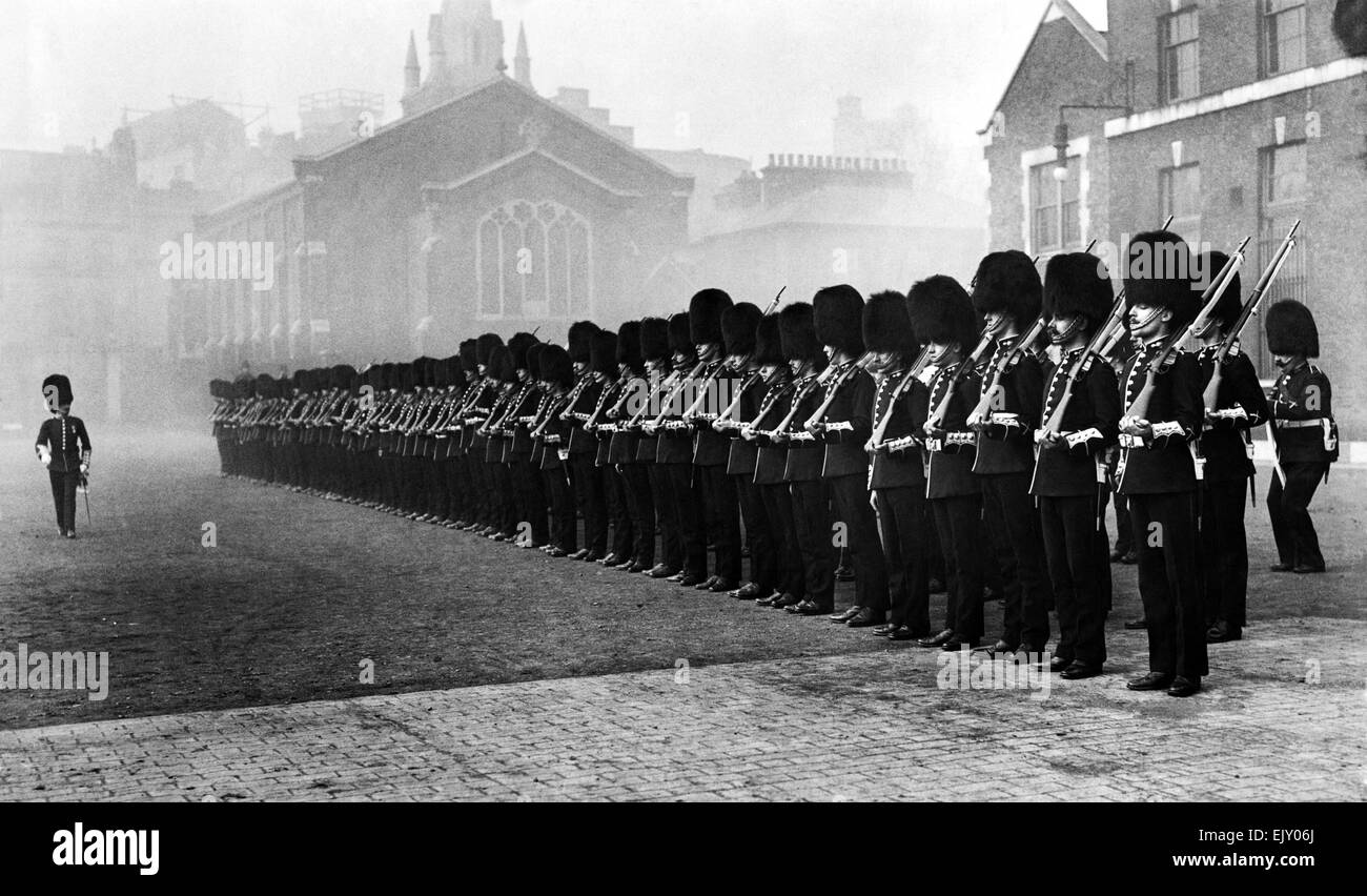 The Honourable Artillery Company form up, London, circa 1910. P015232 Stock Photo