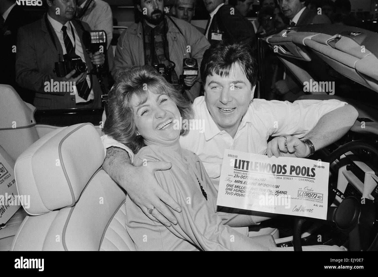 The Football Pools Black And White Stock Photos Images Alamy The Football Pools Black And White Stock Photos Images Alamy