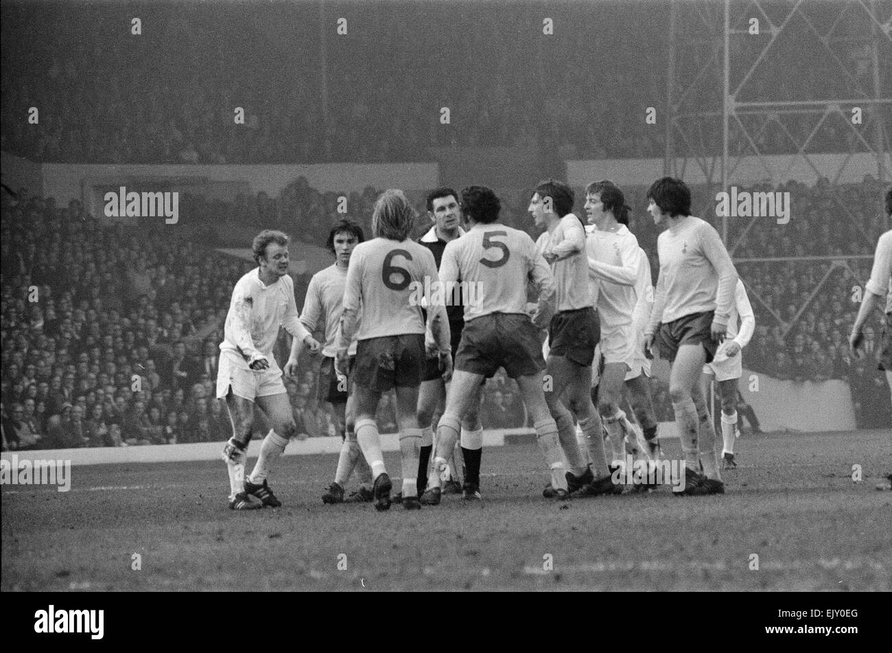 FA Cup Quarter Final match at Elland Road. Leeds United 2 v Tottenham Hotspur 1. 18th March 1972. Stock Photo