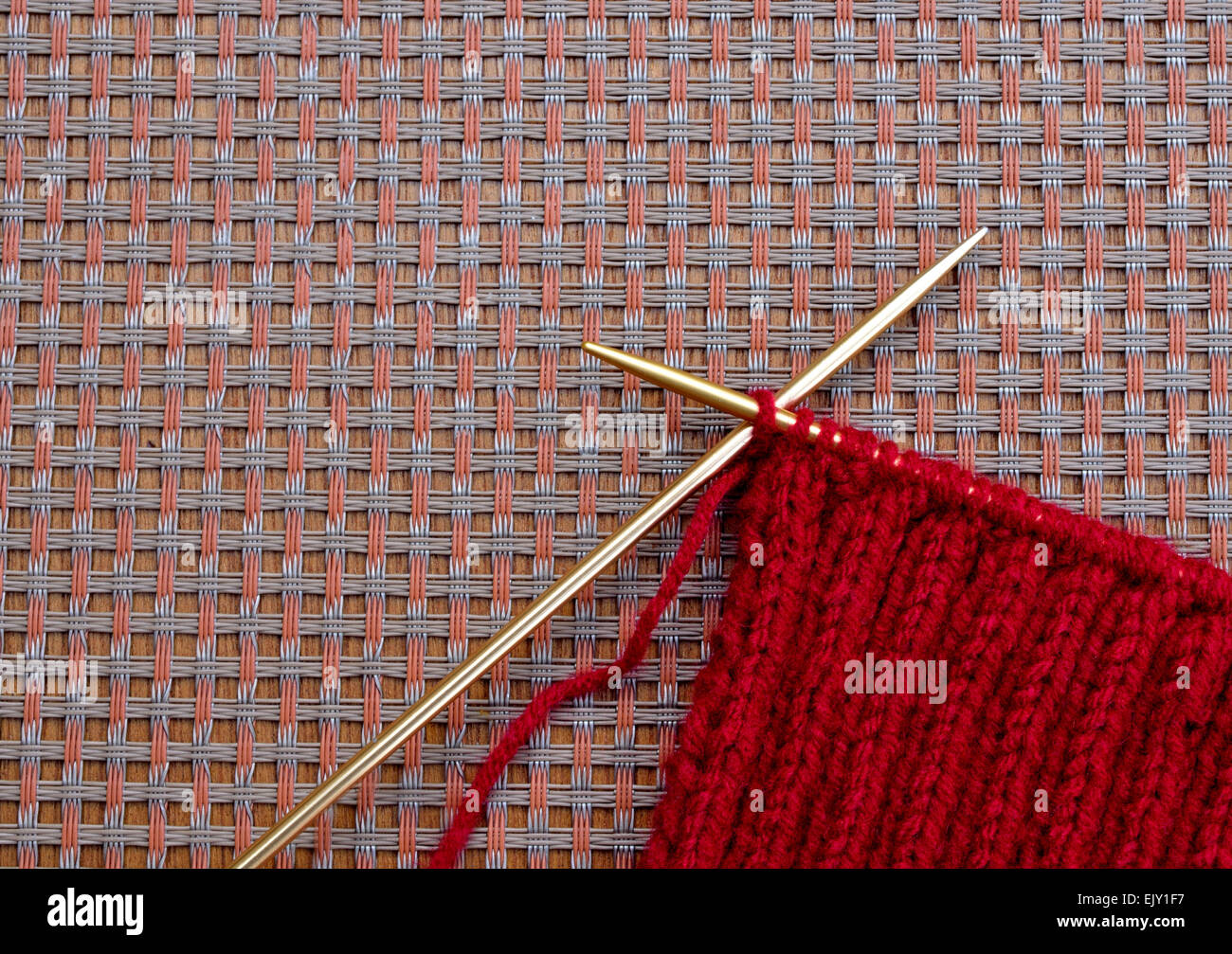 Knitting needles and yarn Stock Photo Alamy