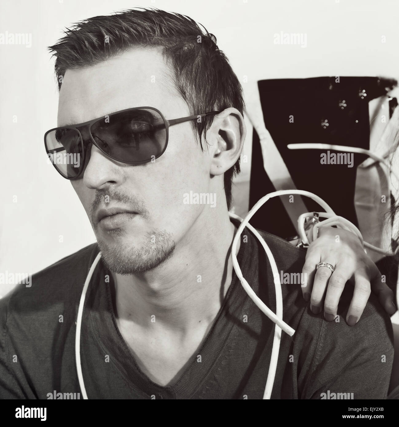 Portrait of a young man wearing sunglasses Stock Photo - Alamy