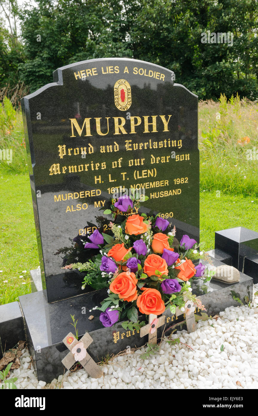 Grave of Lennie Murphy, head of the Shankill Butchers Stock Photo - Alamy