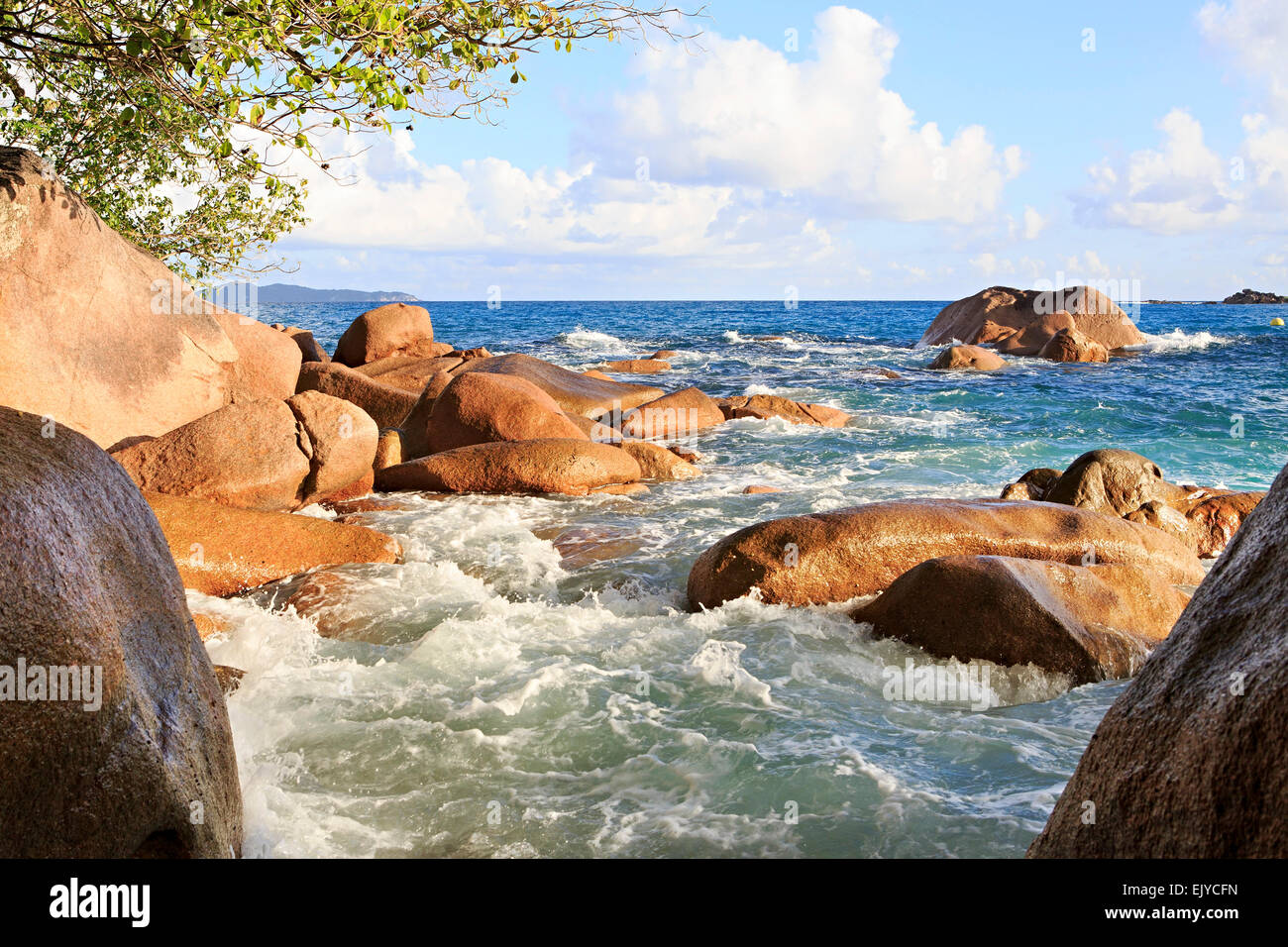 Boulders In The Ocean Hi res Stock Photography And Images Alamy boulders-in-the-ocean-hi-res-stock-photography-and-images-alamy