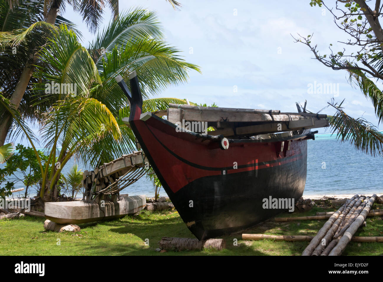Micronesia canoe hires stock photography and images Alamy