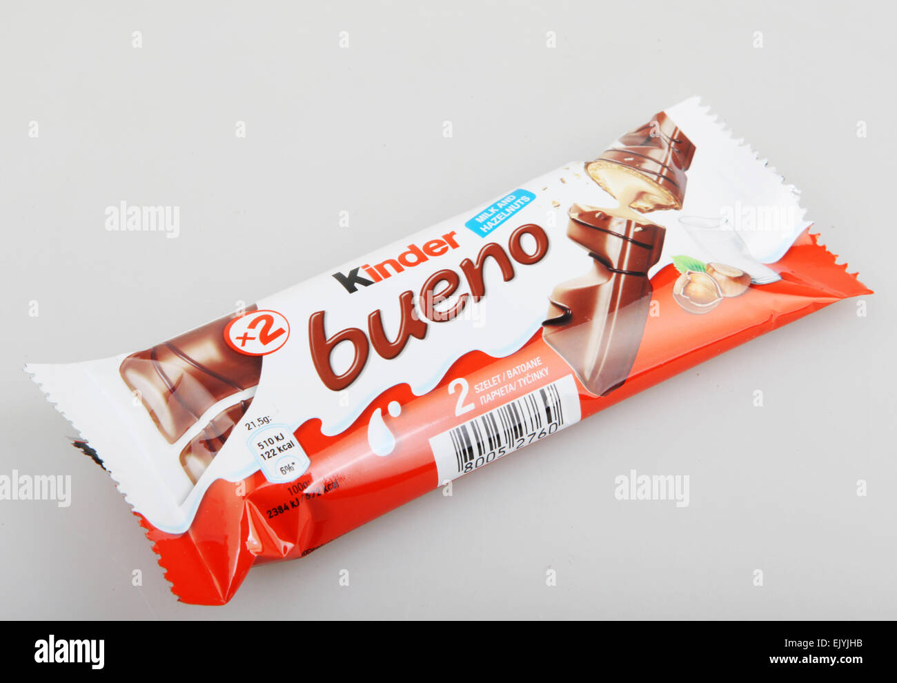 https://c8.alamy.com/comp/EJYJHB/aytos-bulgaria-april-03-2015-kinder-bueno-chocolate-candy-bar-kinder-EJYJHB.jpg