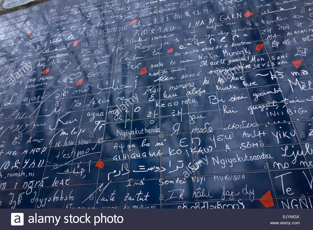 Montmartre Wall Stock Photos & Montmartre Wall Stock Images Alamy