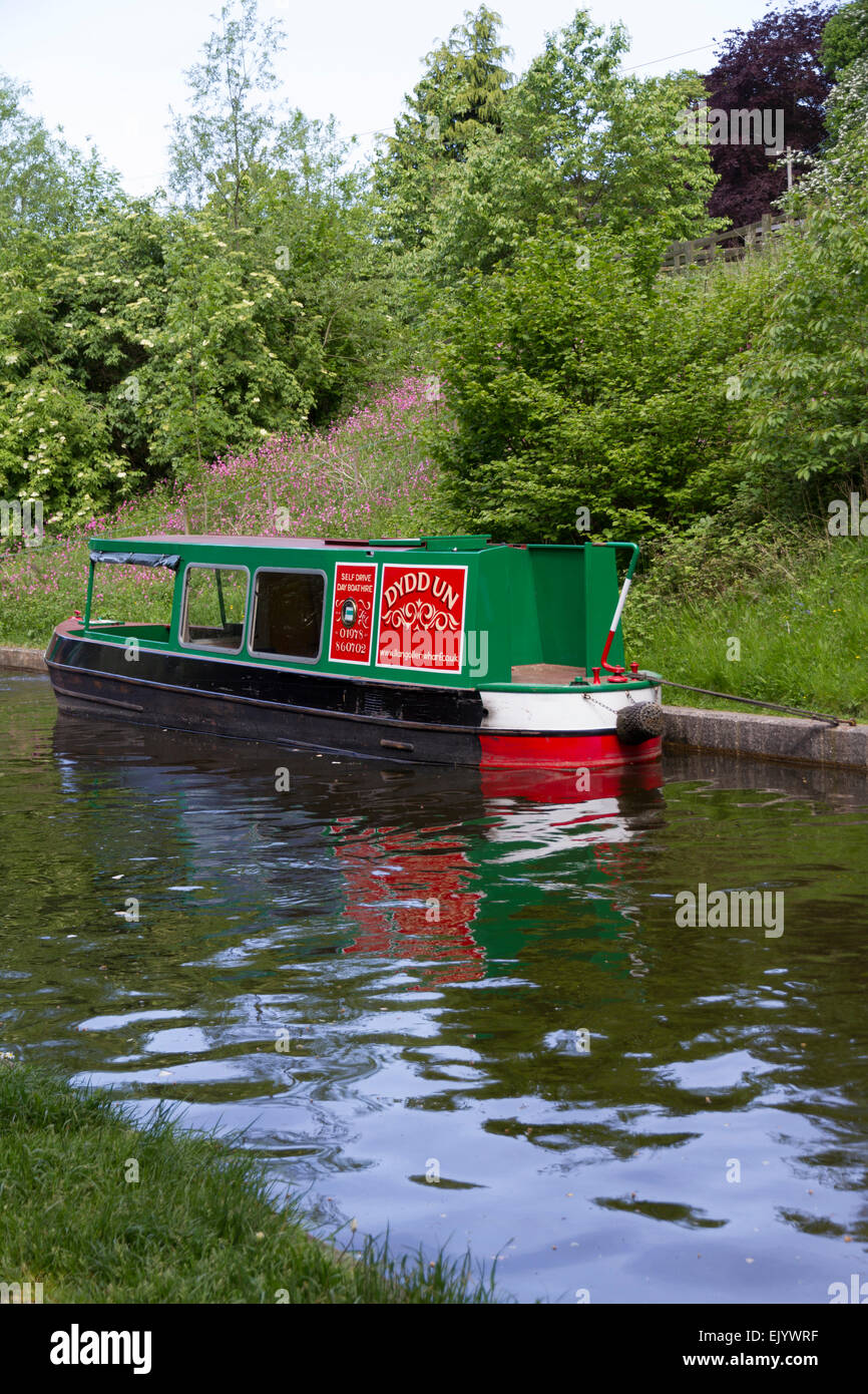 A small narrowboat on the Llangollen canal, north Wales Stock Photo Alamy