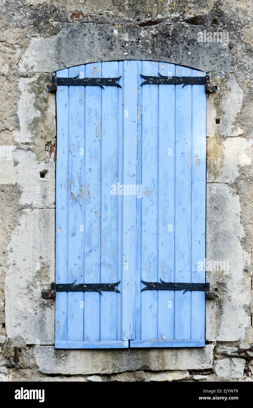 Broken window shutters hi-res stock photography and images - Alamy
