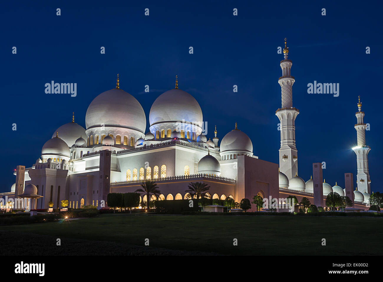 Sheikh Zayed Grand Mosque in Abu Dhabi Stock Photo