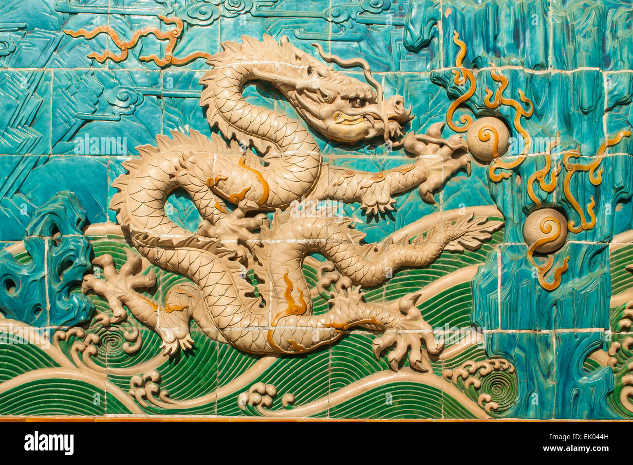 Chinese White Dragon High Resolution Stock Photography And Images Alamy Chinese White Dragon High Resolution Stock Photography And Images Alamy