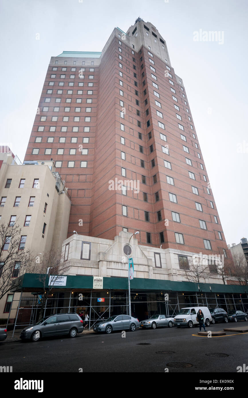 The office building One Pierrepont Plaza in the Brooklyn Heights neighborhood of New York is seen on Friday, April 3, 2015. The Hillary Clinton campaign has signed a lease for two floors of the building as their headquarters for her 2016 presidential campaign. (© Richard B. Levine) Stock Photo