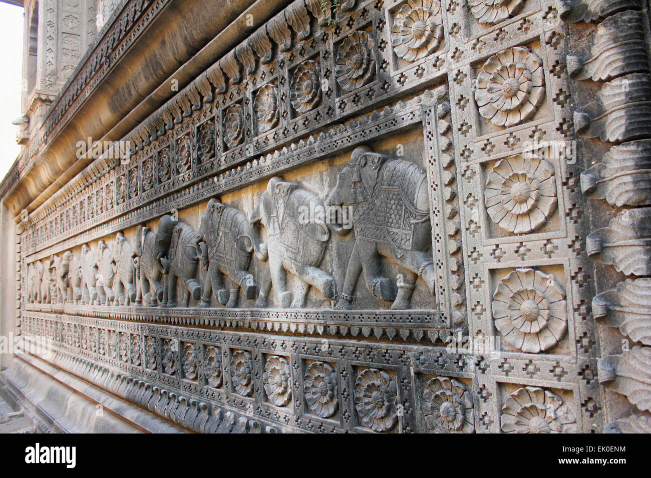 Carved design on the outer walls of Shiva temple. Ahilyabai Holkar fort, Maheswar, Khargone, Madhya Pradesh, India Stock Photo