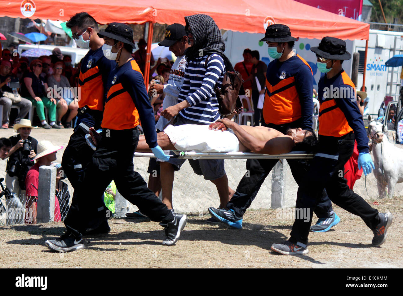 Pampanga Philippines 03rd Apr 2015 Medical Team Carried Ruben Ernaje After He Performed As 3950