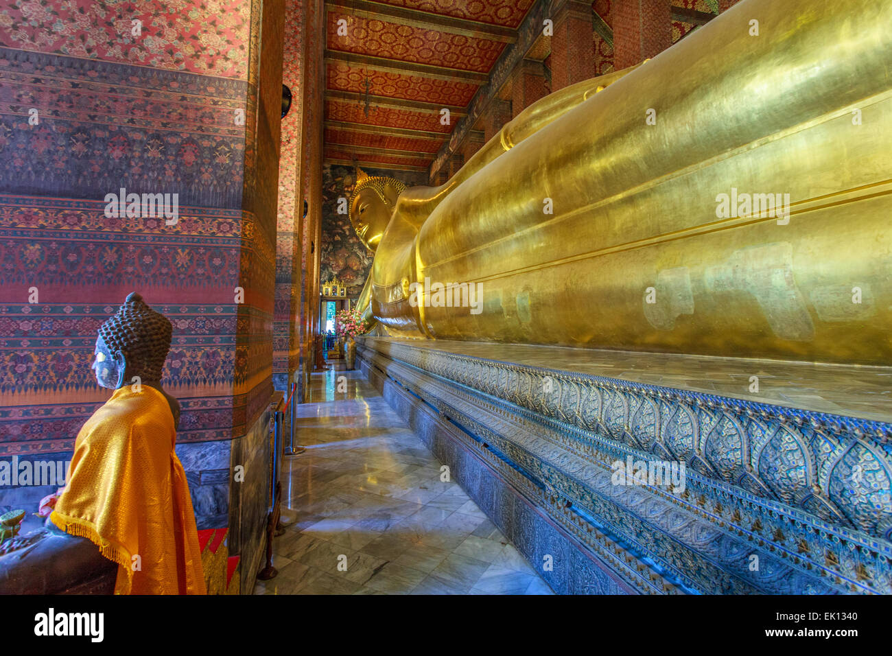 Reclining Buddha statue in Wat Pho temple, Bangkok Stock Photo