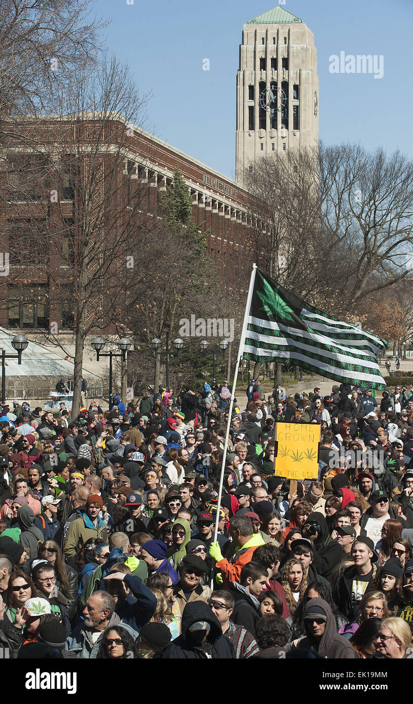 Ann Arbor, MI, USA. 3rd Apr, 2015. The annual Hash Bash takes place on the Diag on the University of Michigan campus in Ann Arbor, MI on April 4, 2015. © Mark Bialek/ZUMA Wire/Alamy Live News Stock Photo