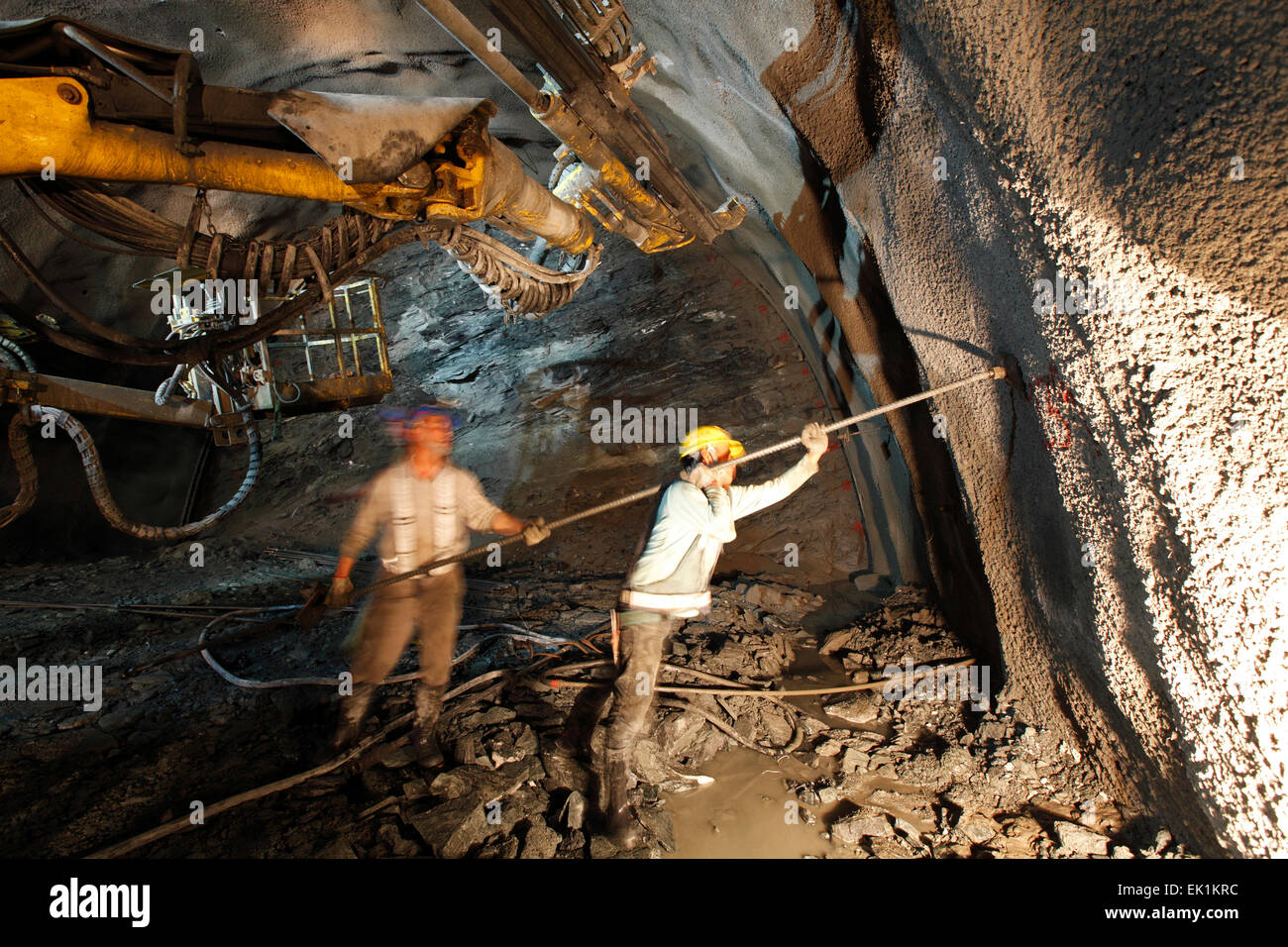 Tunnel workers hires stock photography and images Alamy