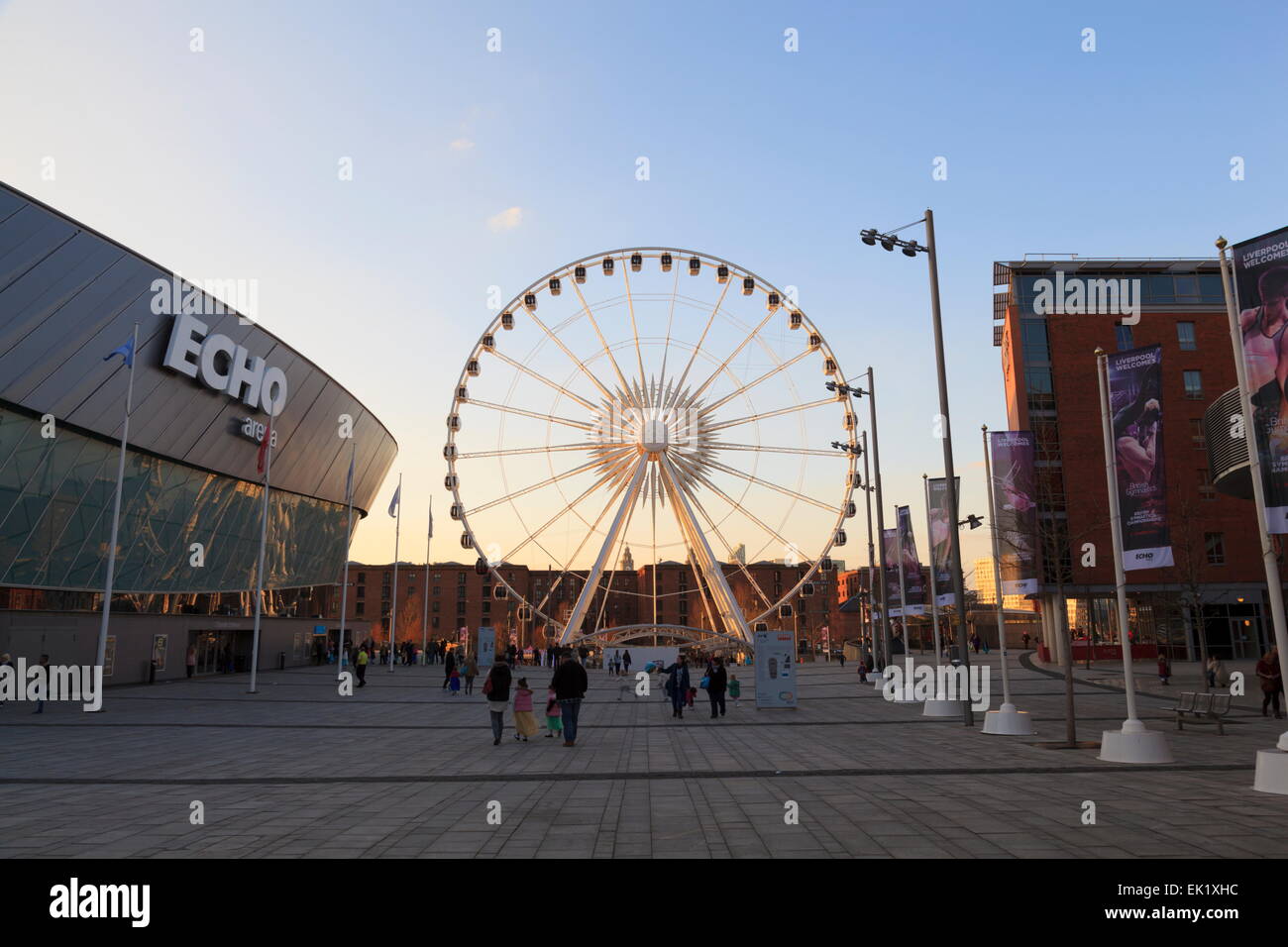 Echo Arena and The Wheel of Liverpool, Albert Dock Stock Photo