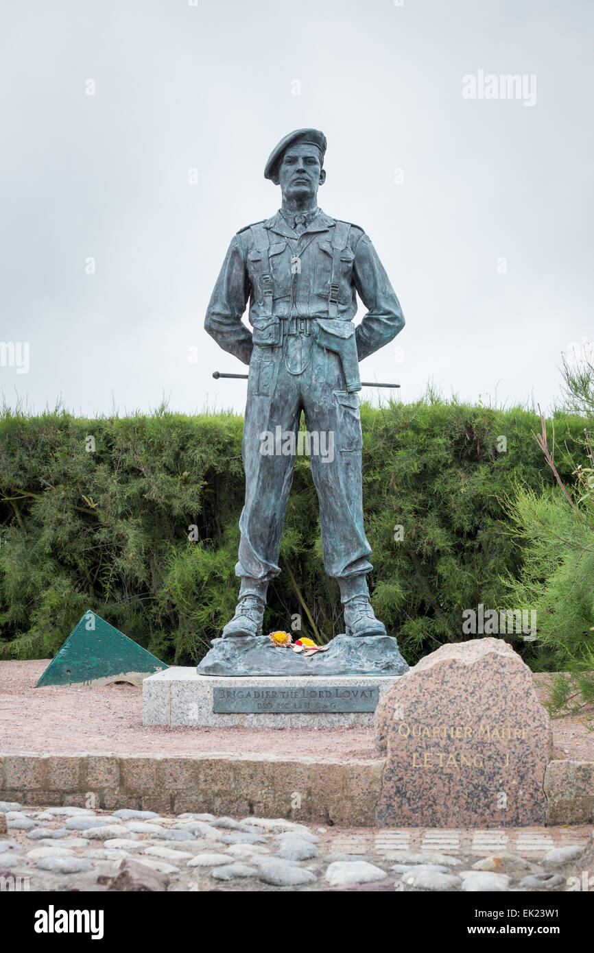 Statue of brigadier Lord Lovat, Ouistreham, Sword Beach, site of Normandy landings, France, Europe Stock Photo