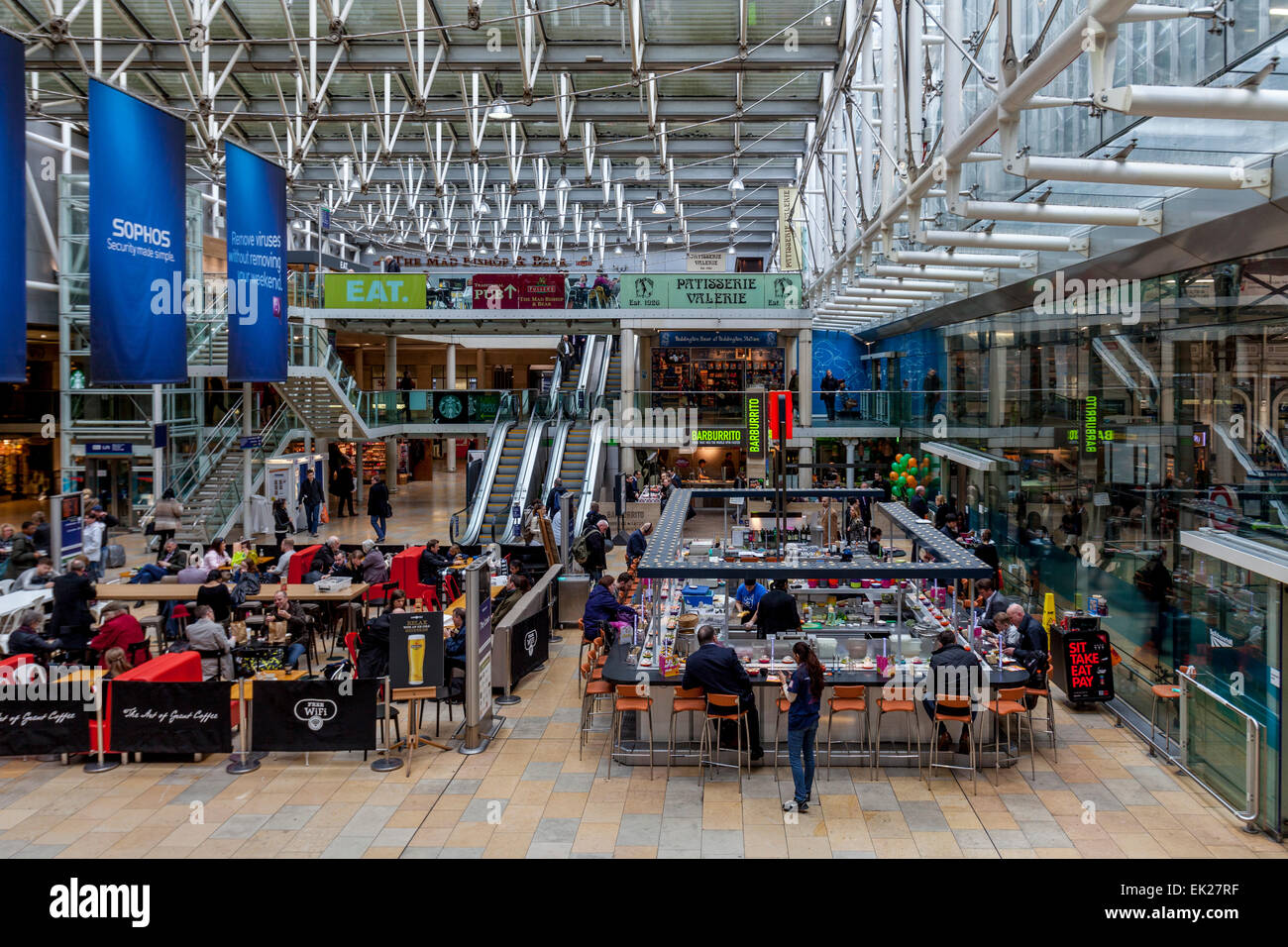 Cafes and Restaurants, Paddington Station, London, England Stock Photo