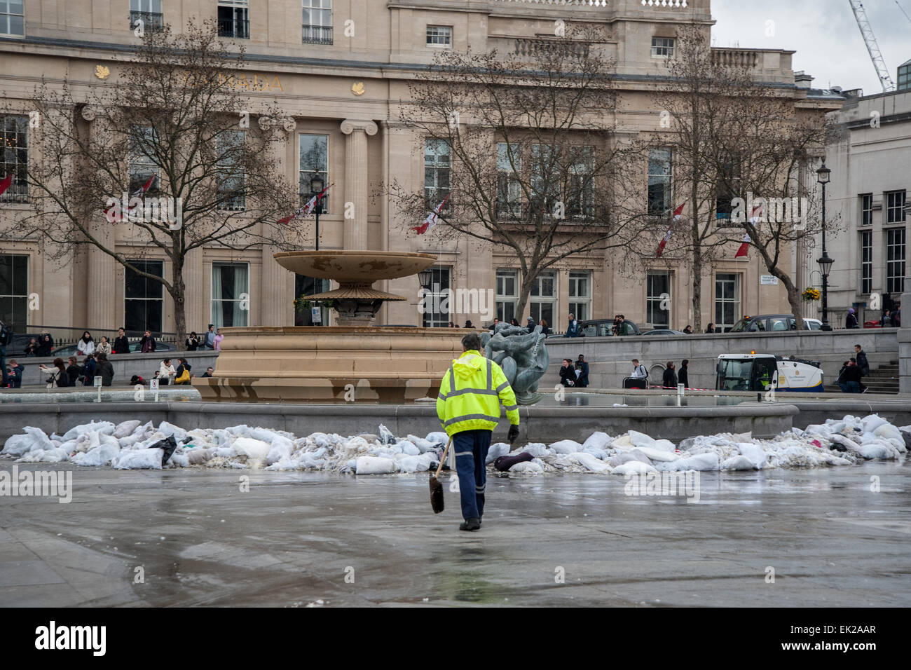 London 2015 clean up operation hi-res stock photography and images - Alamy