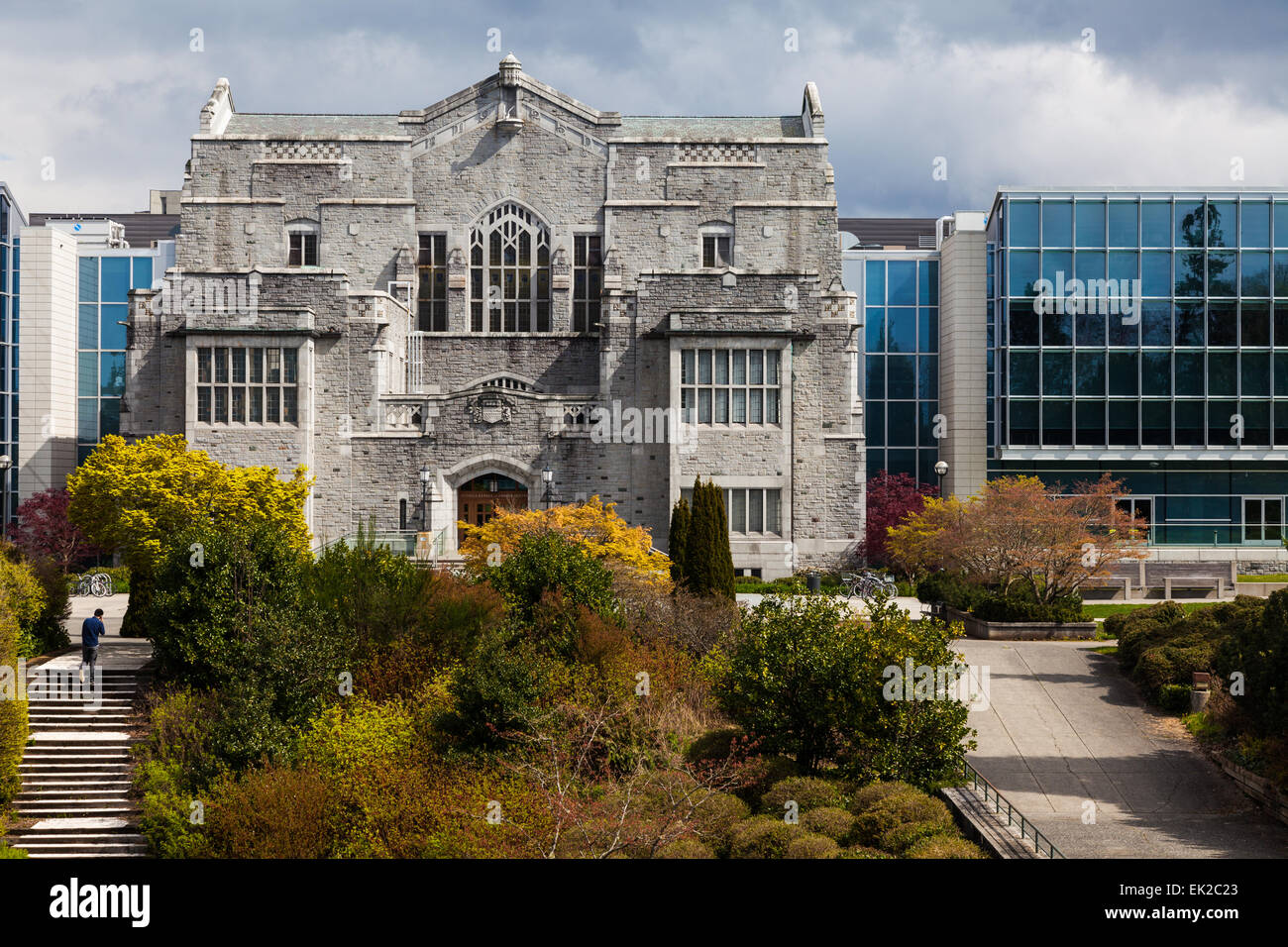 Contrast of architectural styles on the campus of UBC, Vancouver Stock Photo
