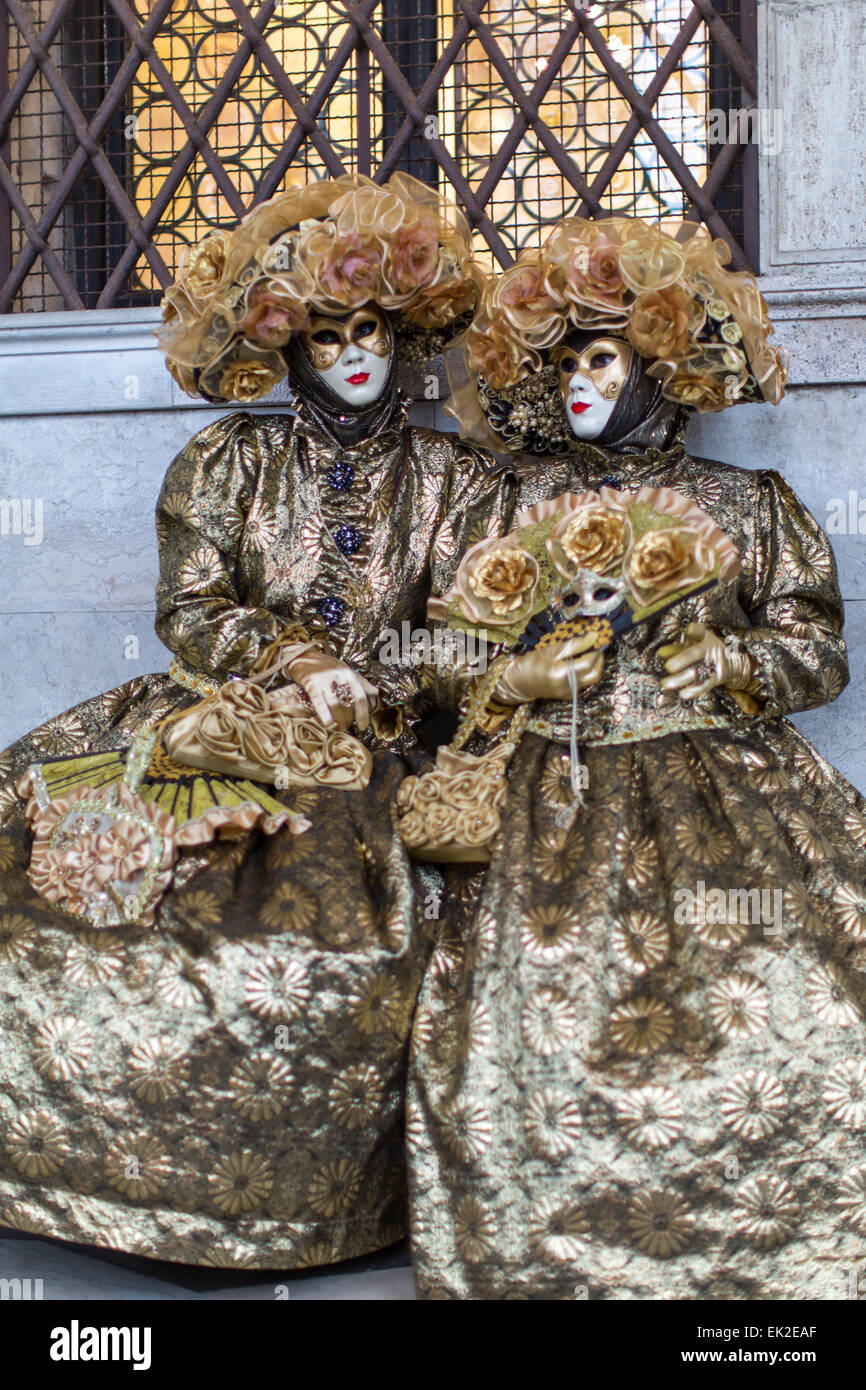 Two people in costume venice hi-res stock photography and images - Alamy