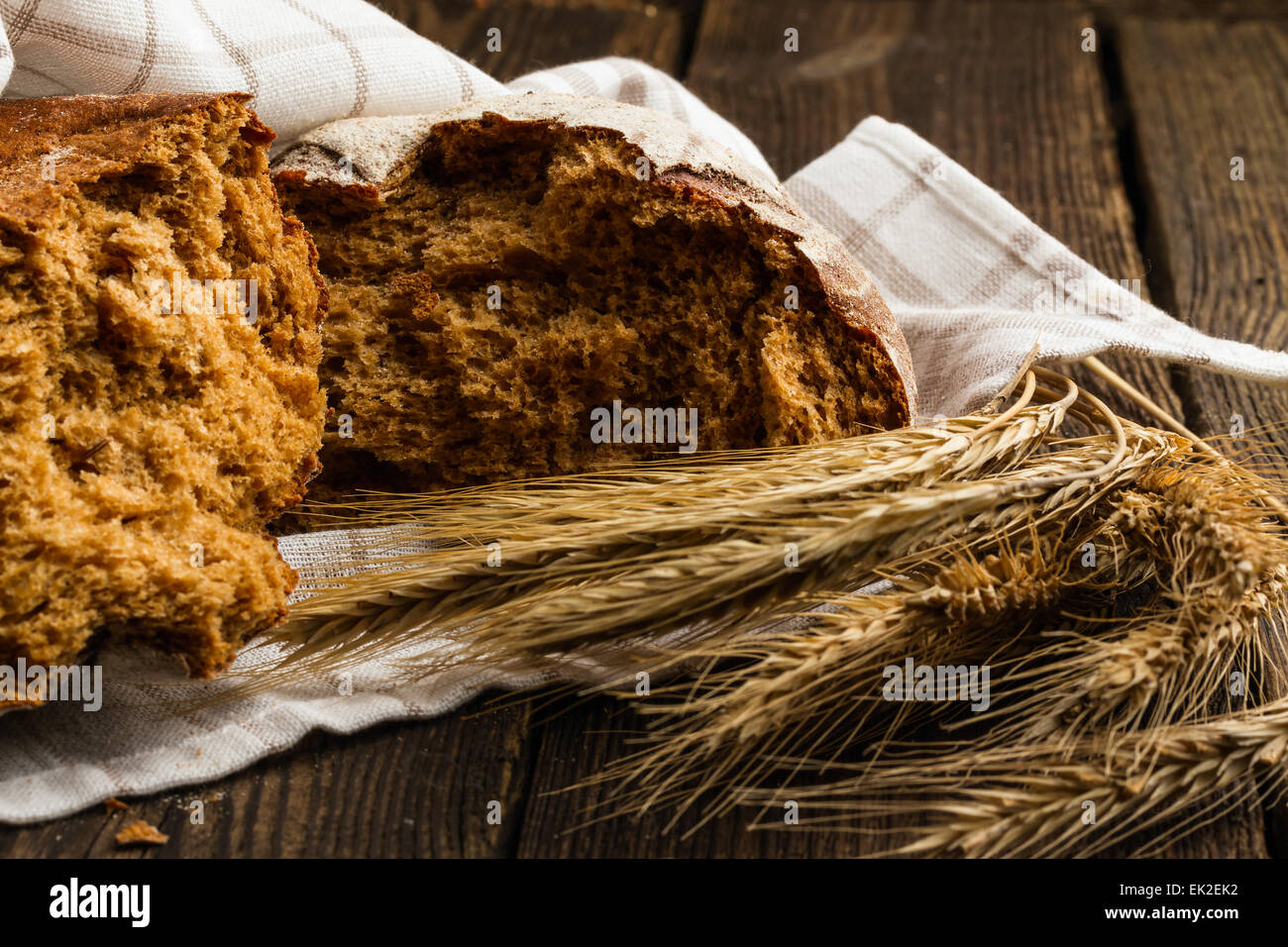 fresh white bread on wooden background Stock Photo - Alamy