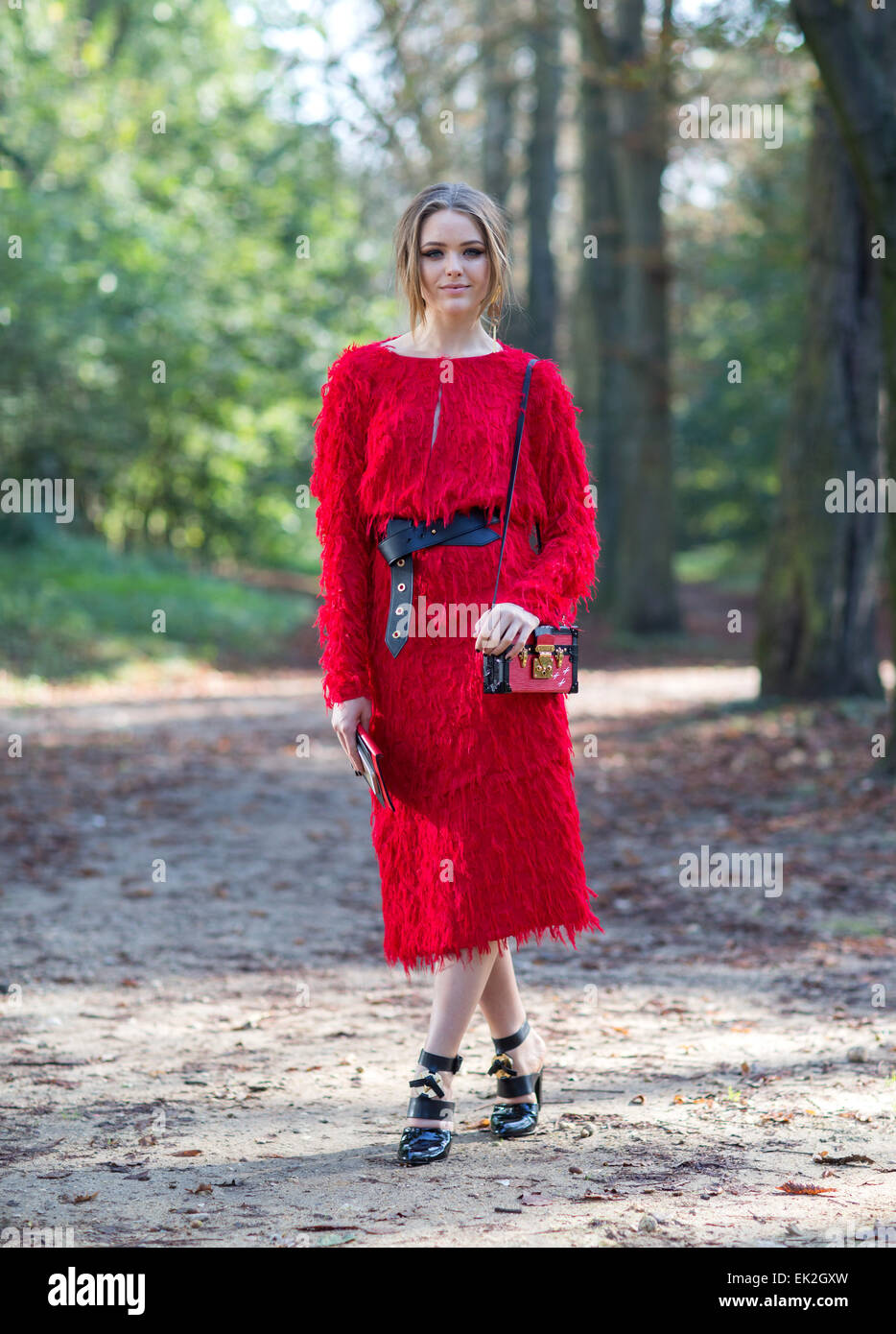 Paris Fashion Week - Spring/Summer 2015 - Streetstyle Featuring