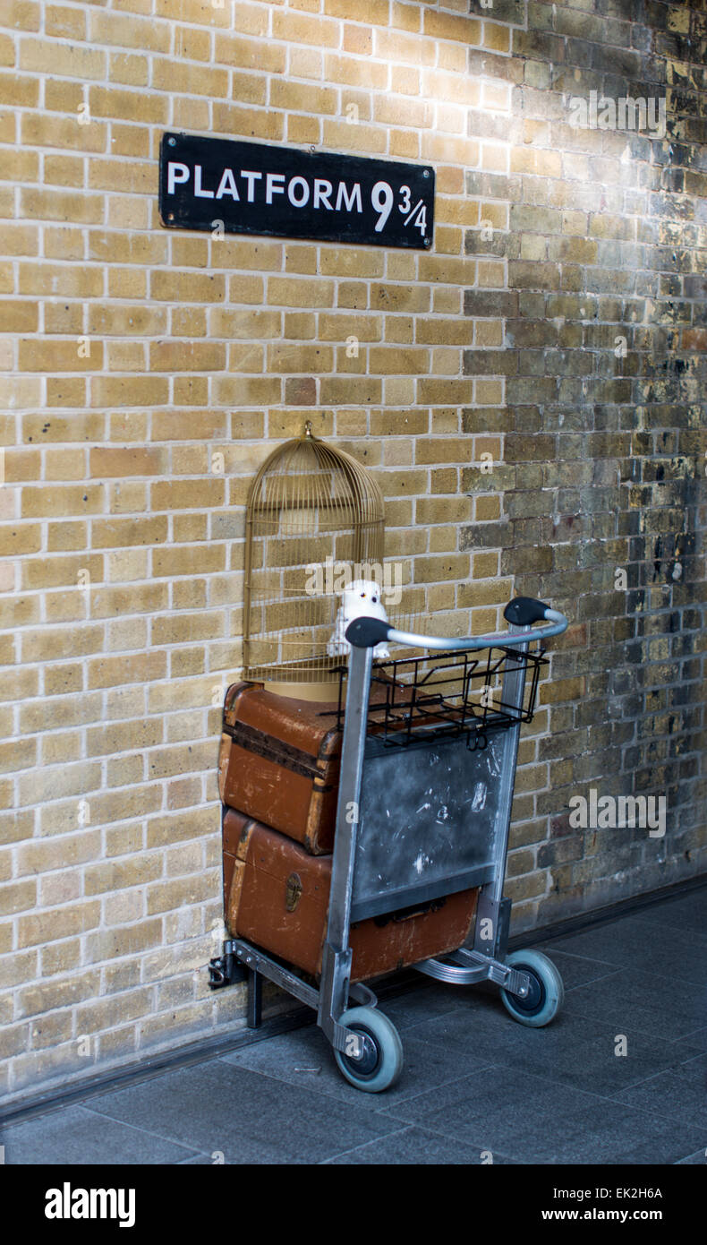 Platform 9 3/4 King's Cross Station, London Stock Photo