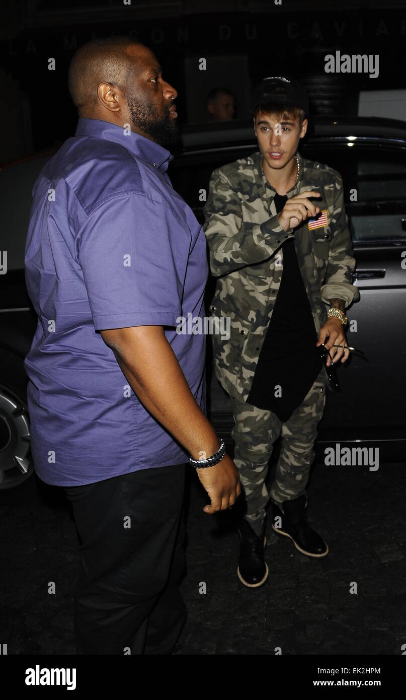 Justin Bieber arrives at the Four Seasons Hotel V in Paris Featuring Justin Bieber Where