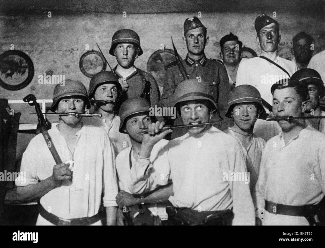 Looting Soldiers Black and White Stock Photos & Images - Alamy