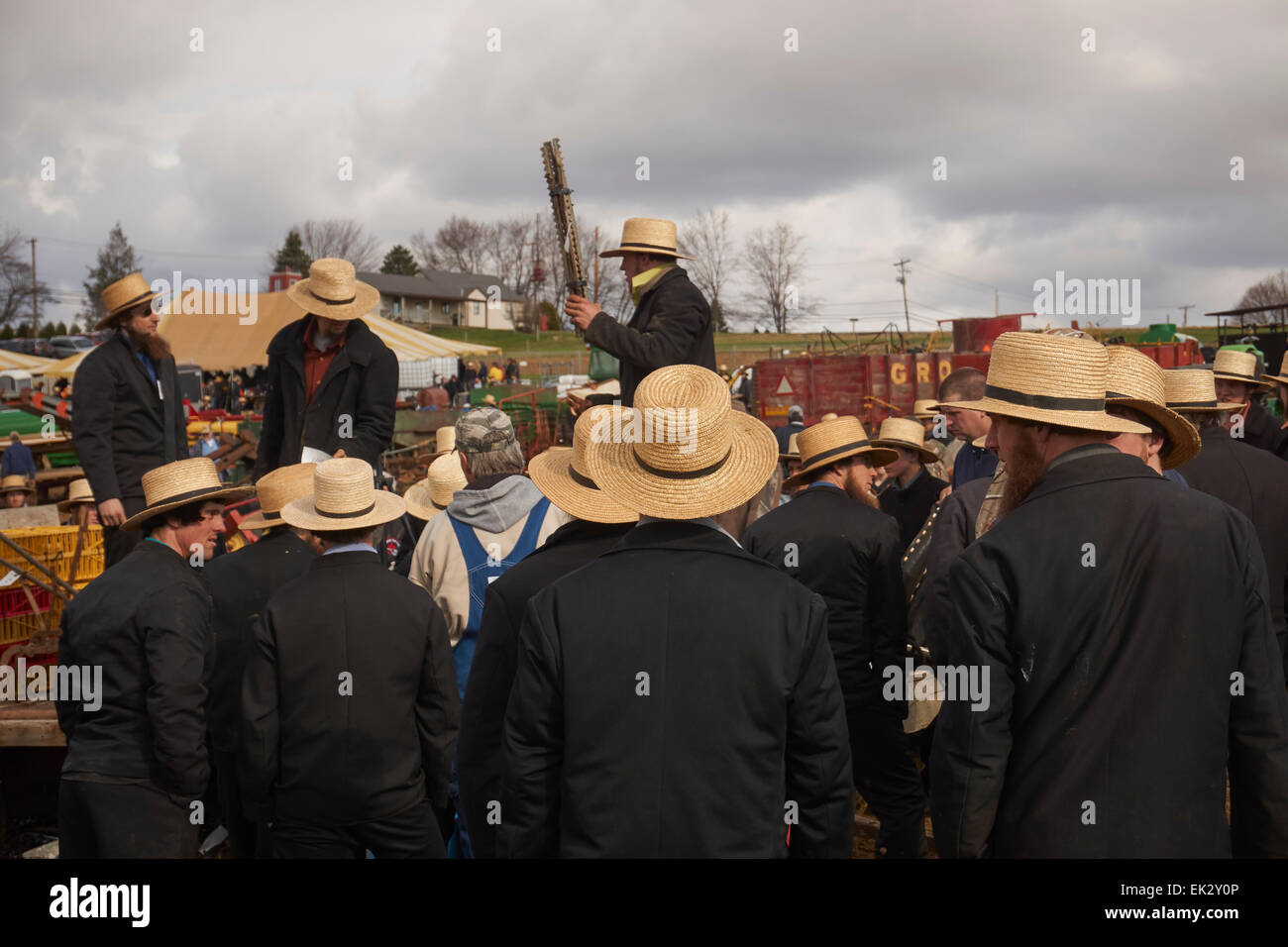 Pennsylvania amish auction hires stock photography and images Alamy