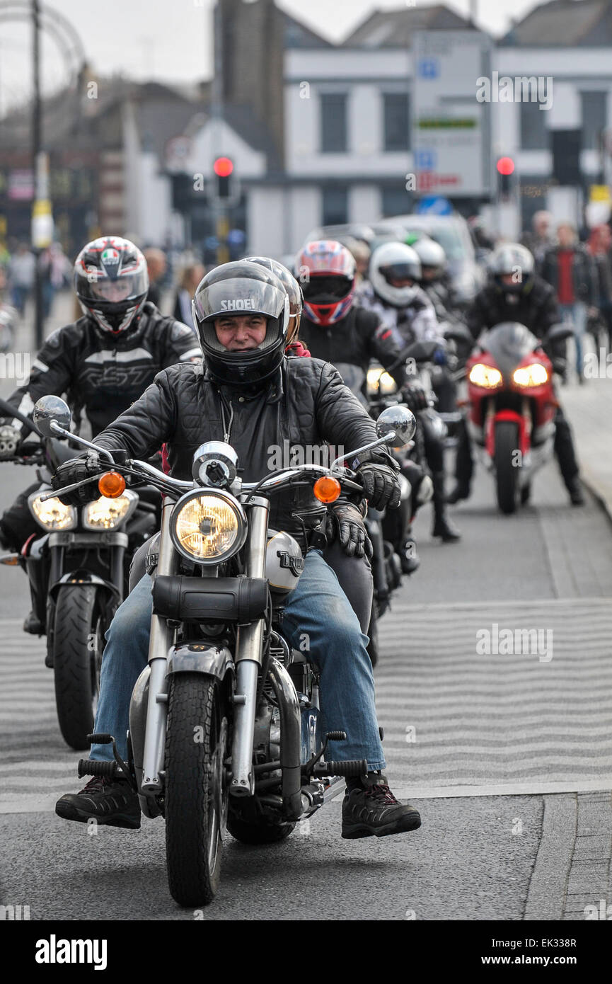 Southend on Sea, UK. 6th April, 2015. Monday 6th April, 2015.  Southend on Sea.  This Easter Bank Holiday over 10,000 motorbikes, scooters and trikes converged on Southend in Essex.  This event is a great way to dust off those winter blues, rev up and join Ace Cafe London’s first major ride out of the year. Credit:  Gordon Scammell/Alamy Live News Stock Photo