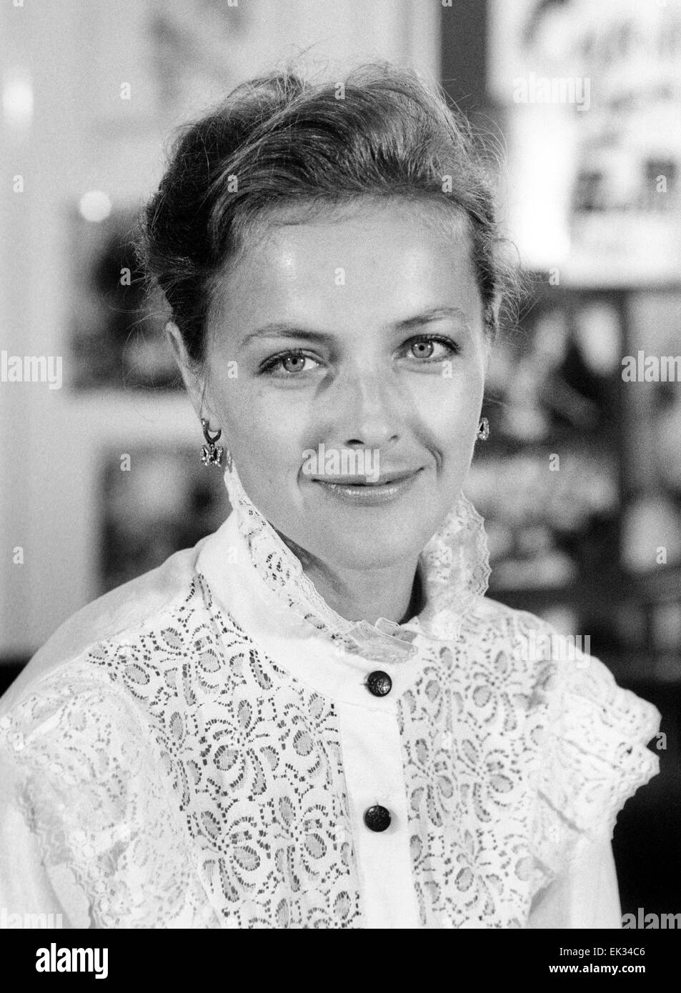 Erlinda Cortes (b. 1924) Erlinda Cortes (b. 1924)