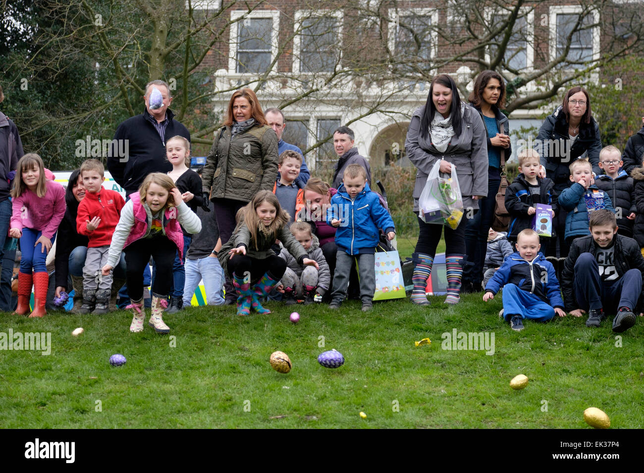 Easter egg rolling hi-res stock photography and images - Alamy