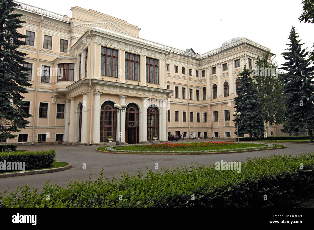 Anichkov Palace High Resolution Stock Photography and Images - Alamy
