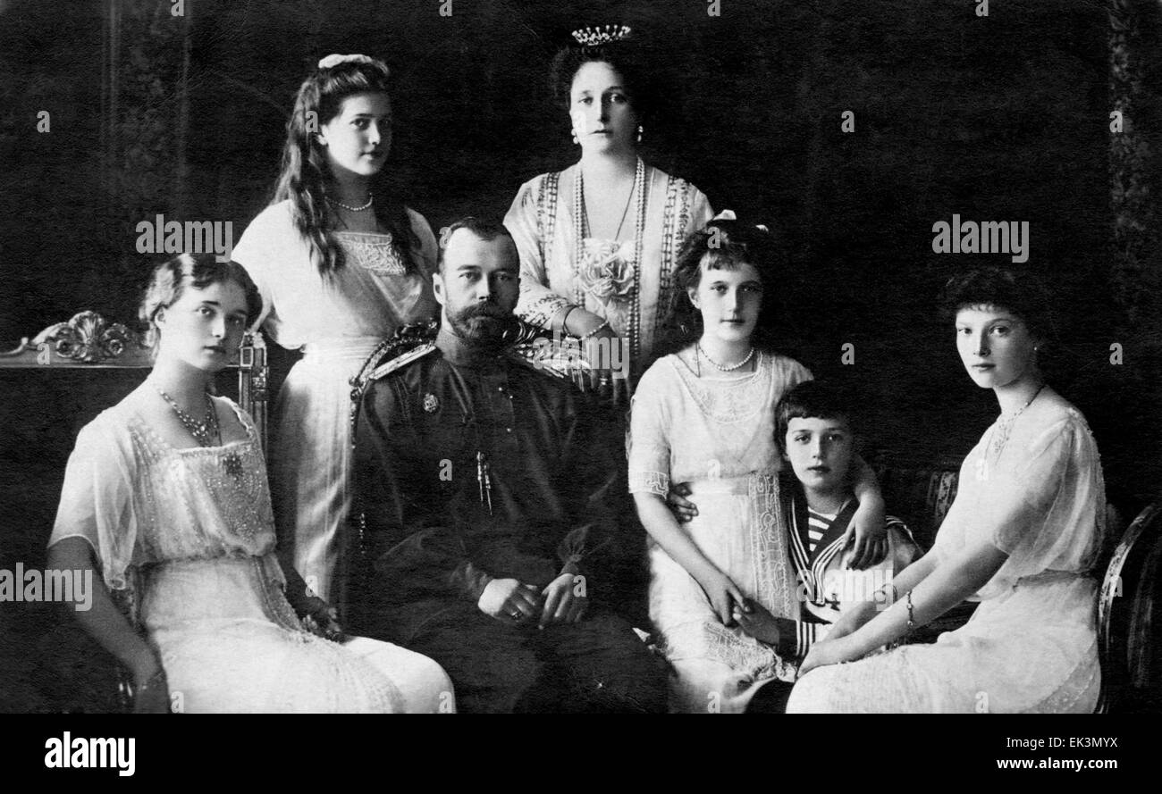 Nicholas II, Czar of Russia, with (left to right), Olga, Maria, Czarina Alexandra, Anastasia, Alexei, Tatiana, ca. 1914 Stock Photo