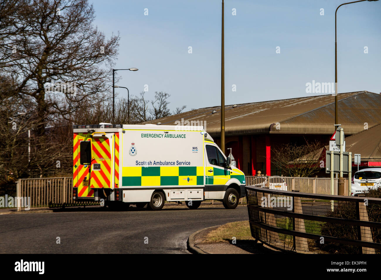 An Emergency Ambulance from the Scottish Ambulance Service responding to a 999 emergency call in Dundee, Scotland Stock Photo