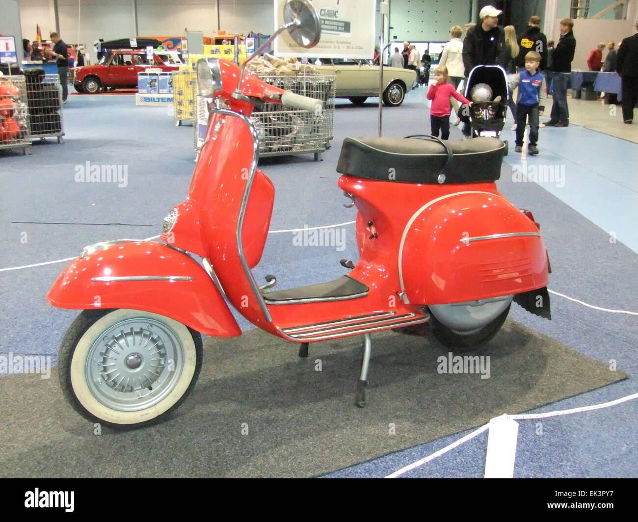 Original Vespa 250 scooter,rebuil to ,atch origianal bike from 1956 Stock  Photo - Alamy