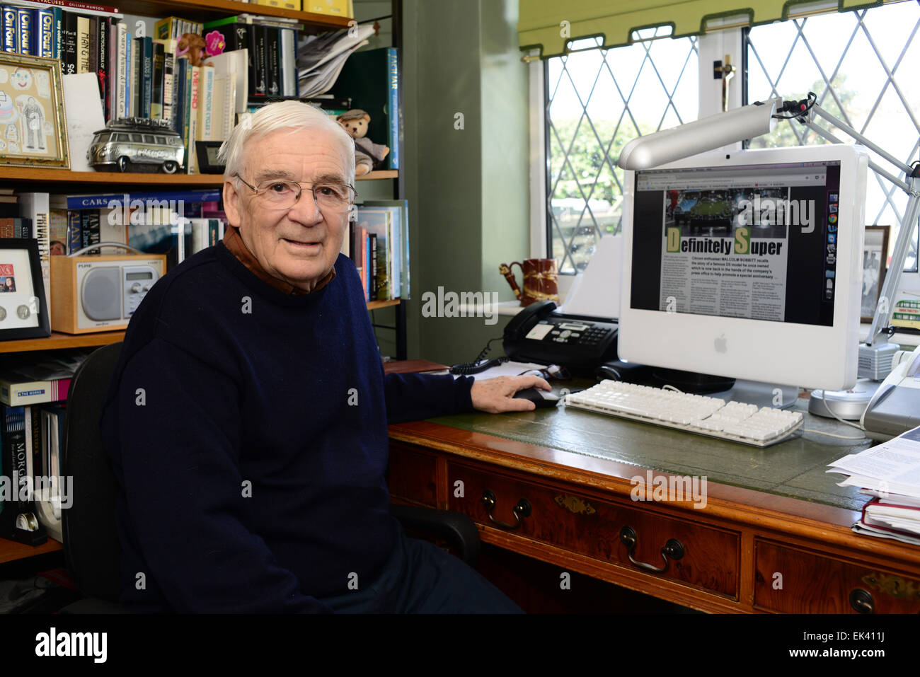 Ex Barnsley Chronicle editor and journalist Don Booker at his Barnsley home. Picture: Scott Bairstow/Alamy Stock Photo