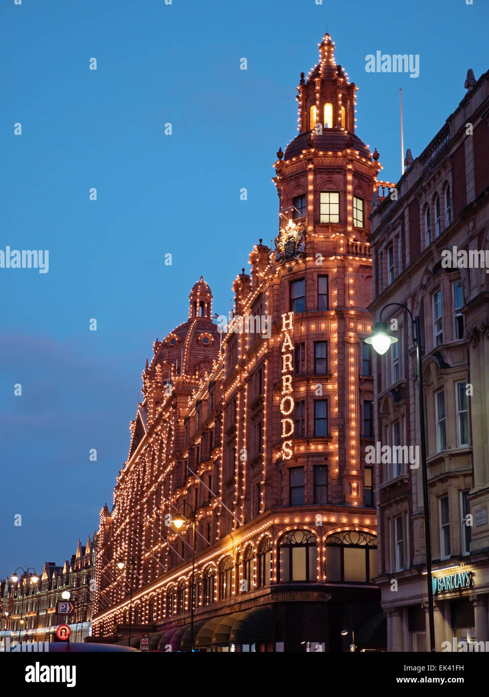 Harrods Department Store at Night, Brompton Road, Knightsbridge, Royal Borough of Kensington and Chelsea, London, England, Unite Stock Photo