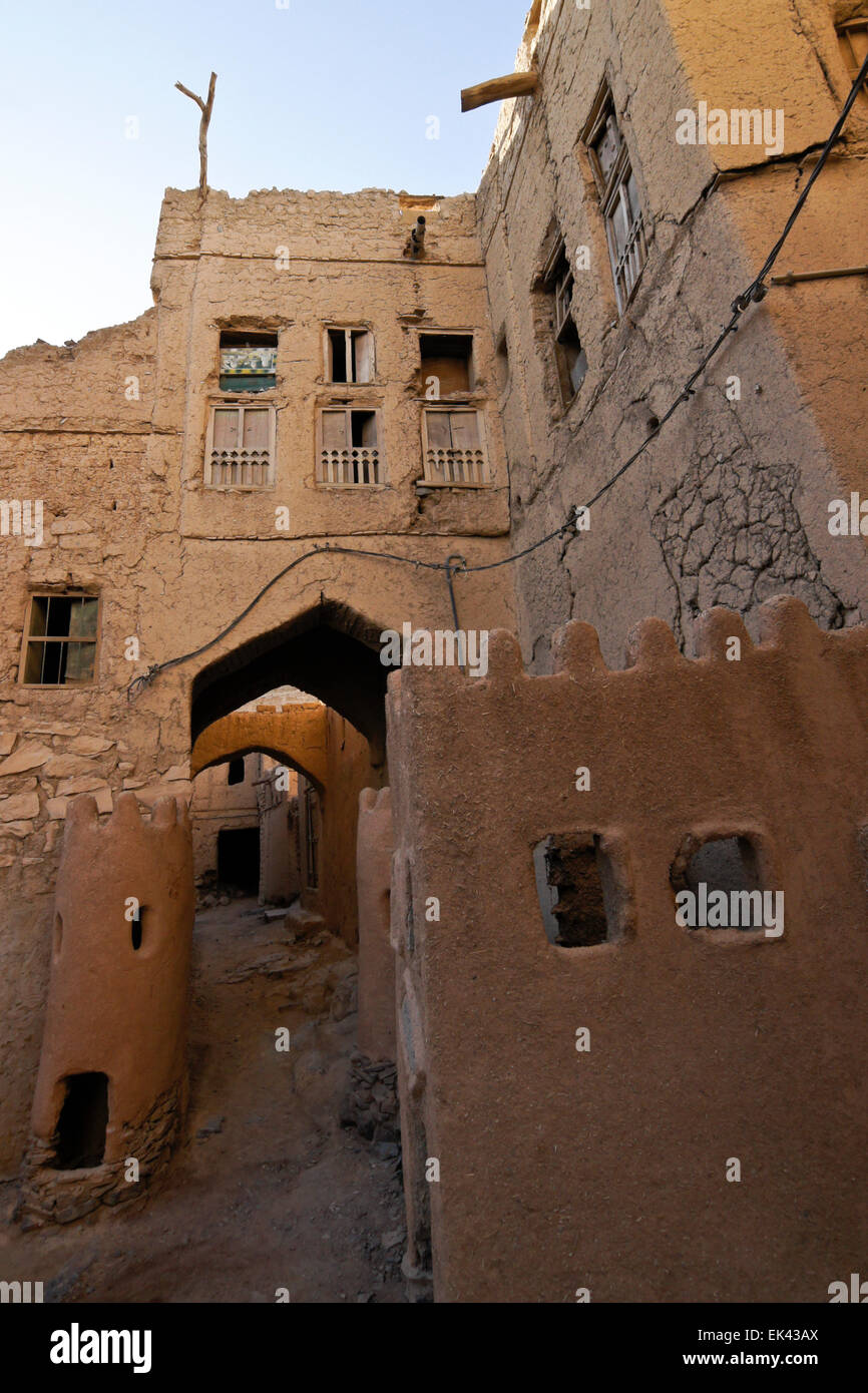 Decrepit mudbrick buildings in old section of Al-Hamra, Oman Stock Photo